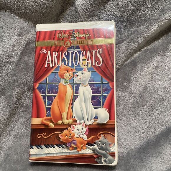 The Aristocats (VHS, 2000, Gold Collection) - Picture 1 of 7